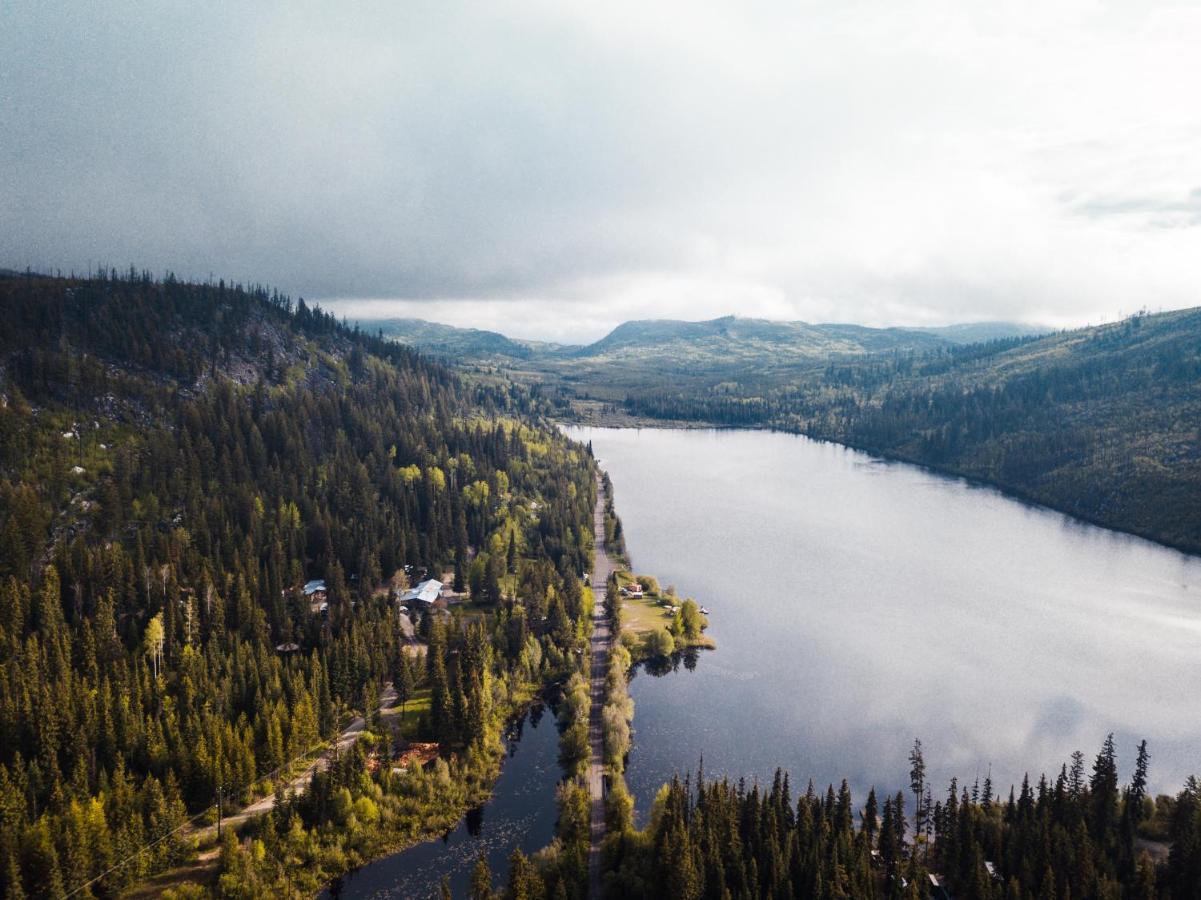 Chute Lake Lodge Naramata Eksteriør billede