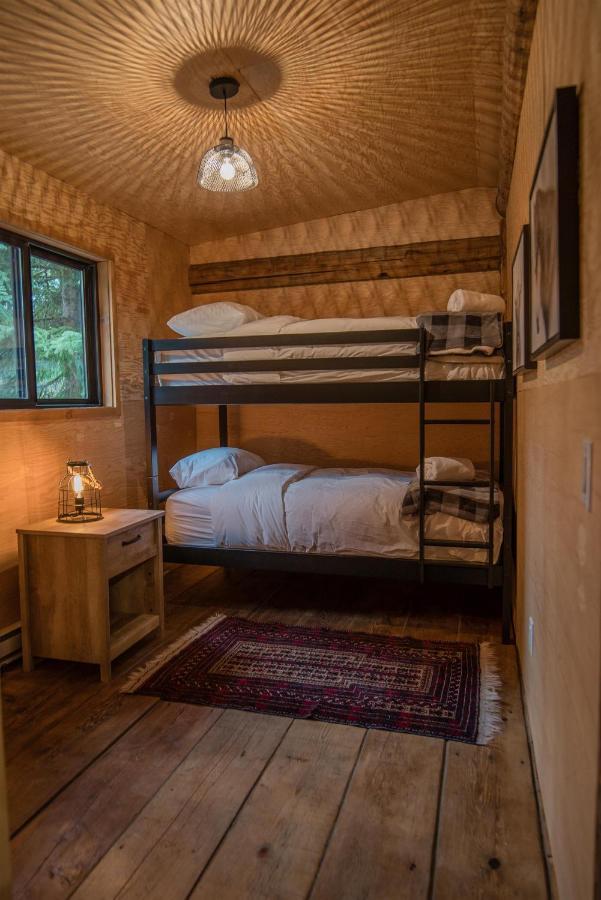 Chute Lake Lodge Naramata Eksteriør billede