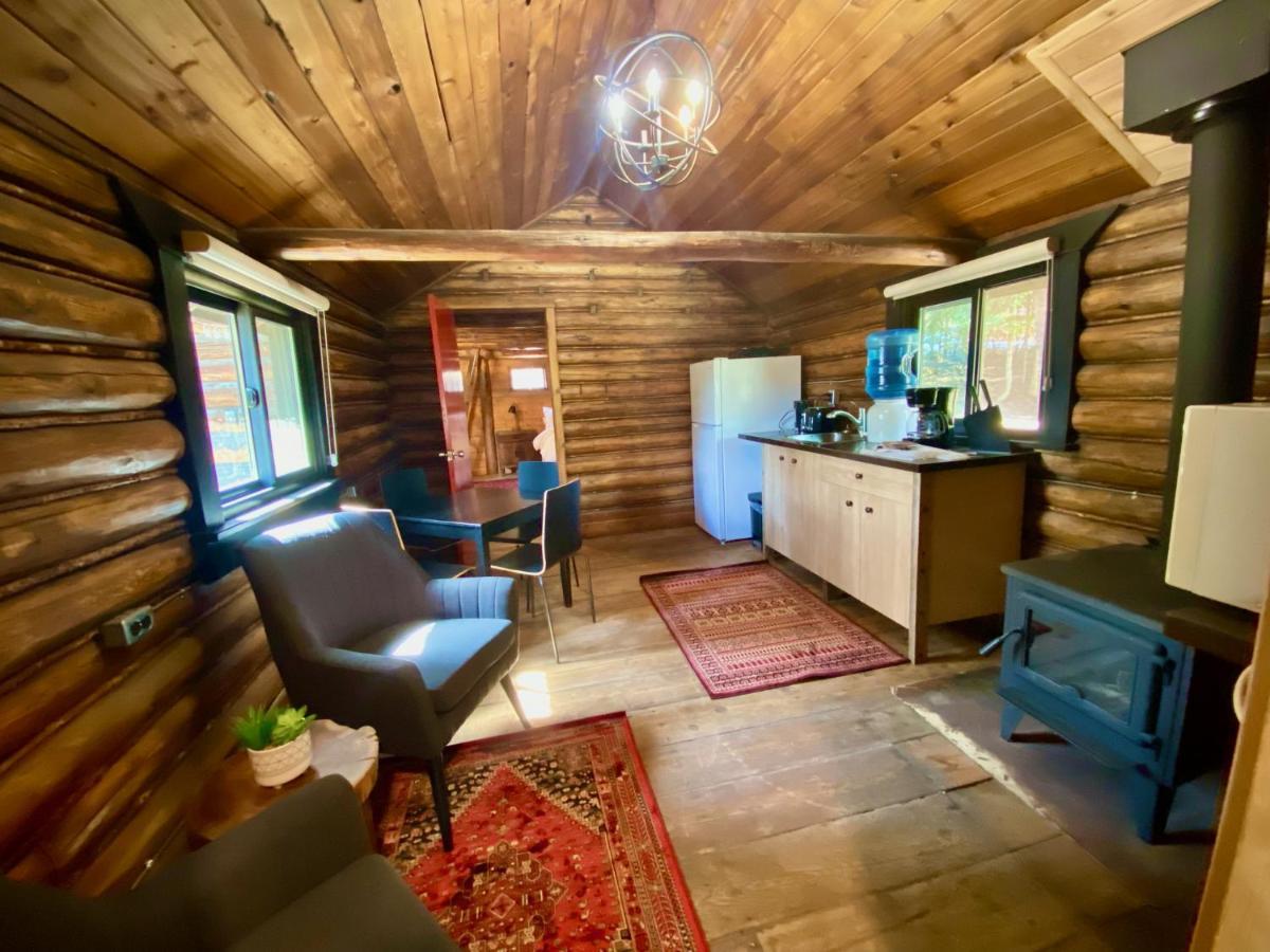 Chute Lake Lodge Naramata Eksteriør billede