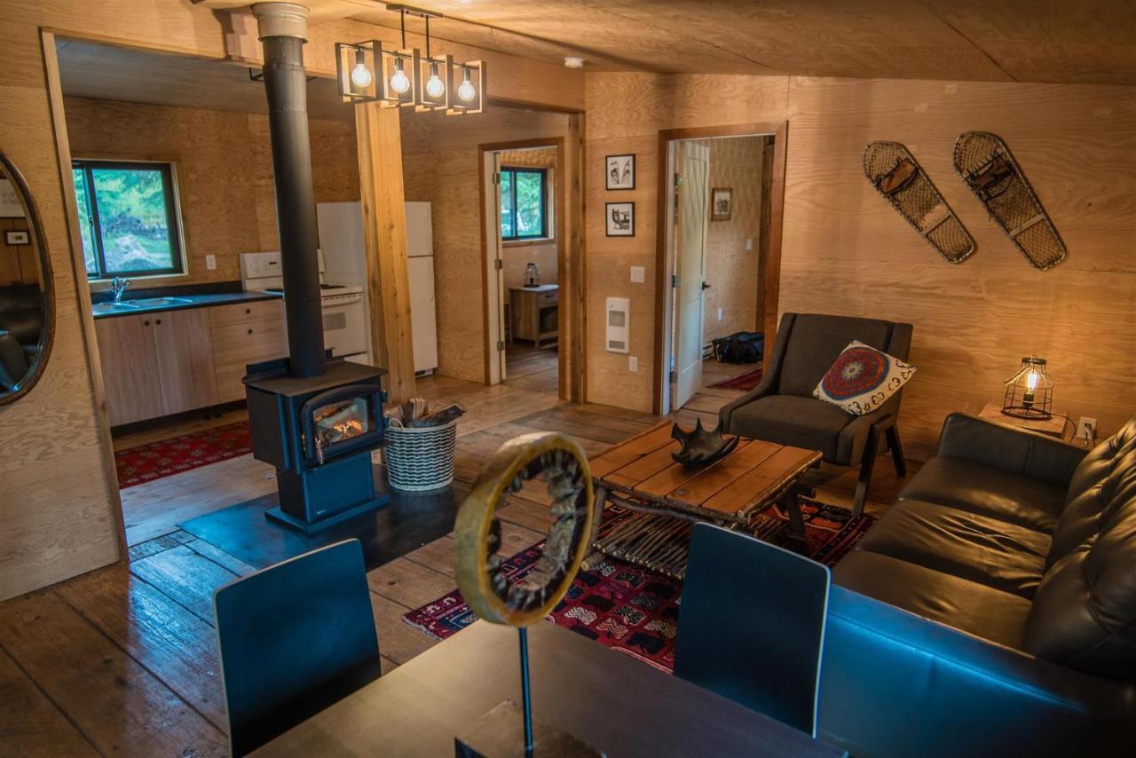Chute Lake Lodge Naramata Eksteriør billede